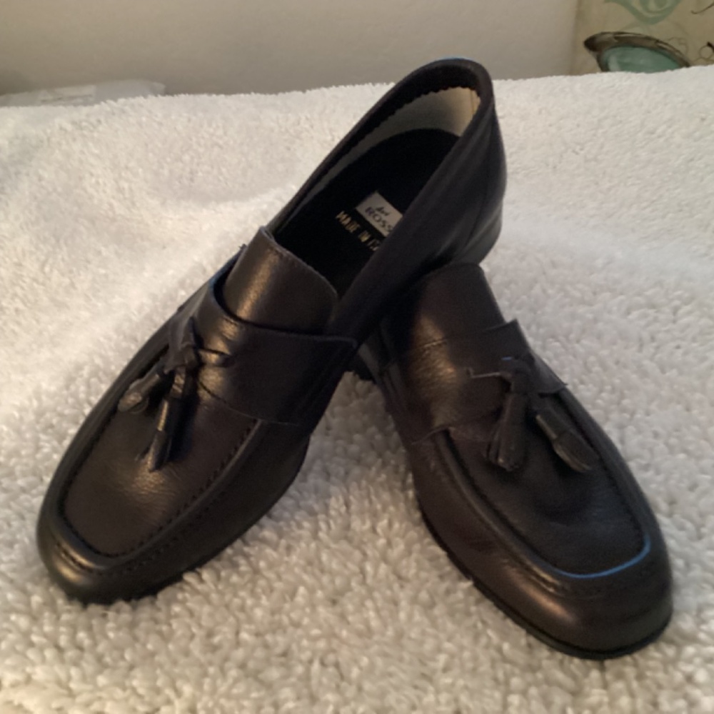 Avi Rossini, NWT, men’s navy blue loafers with tassels, size 5 - Picture 2 of 10